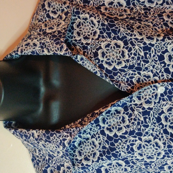 Foxcroft Navy Blue White Floral Cotton 3/4 Sleeves Non Iron Size 14 - Picture 2 of 4